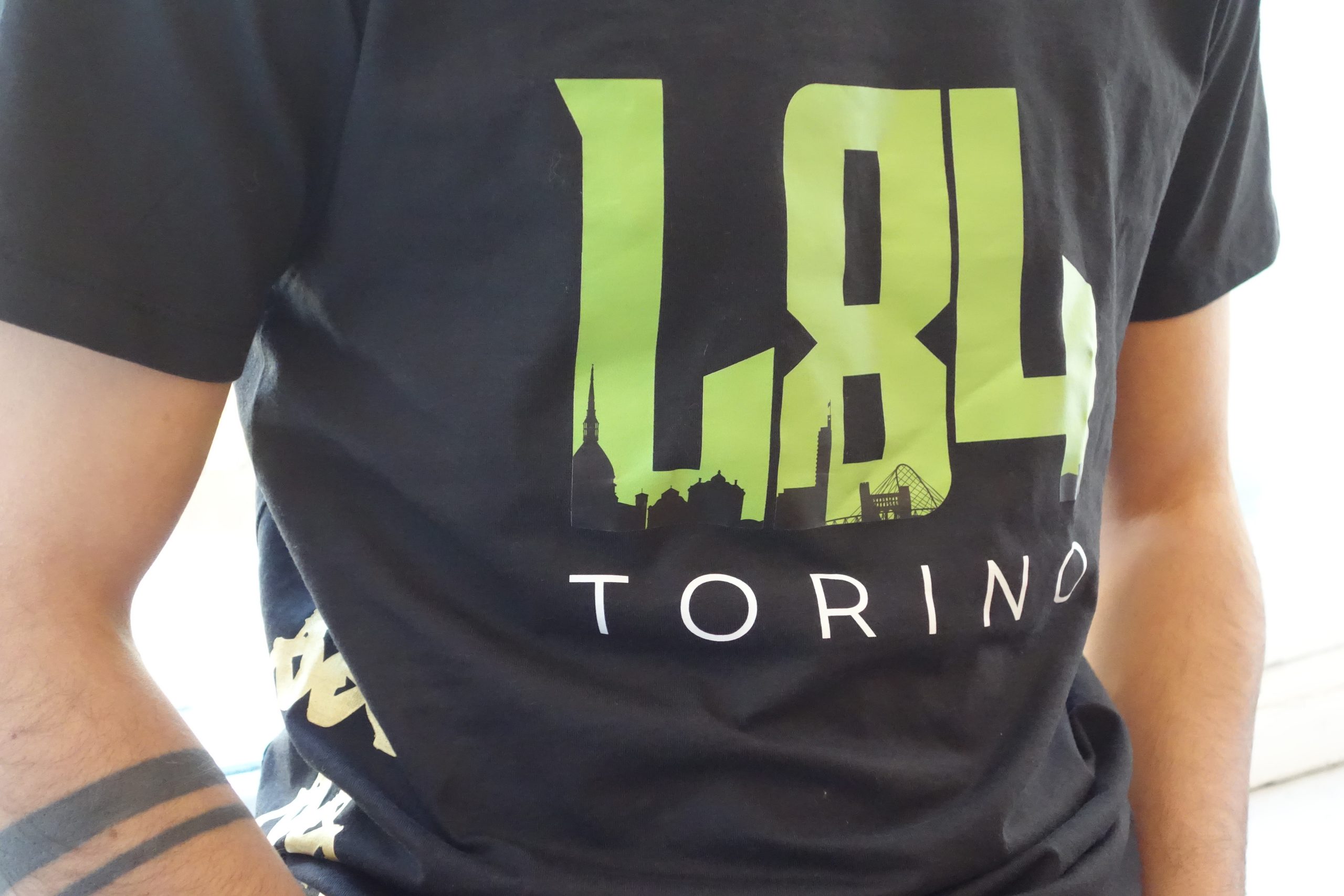 T-Shirt - immagine 2